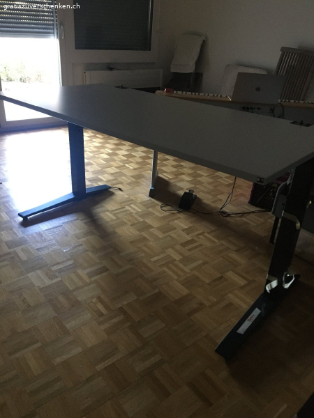 Schreibtisch
