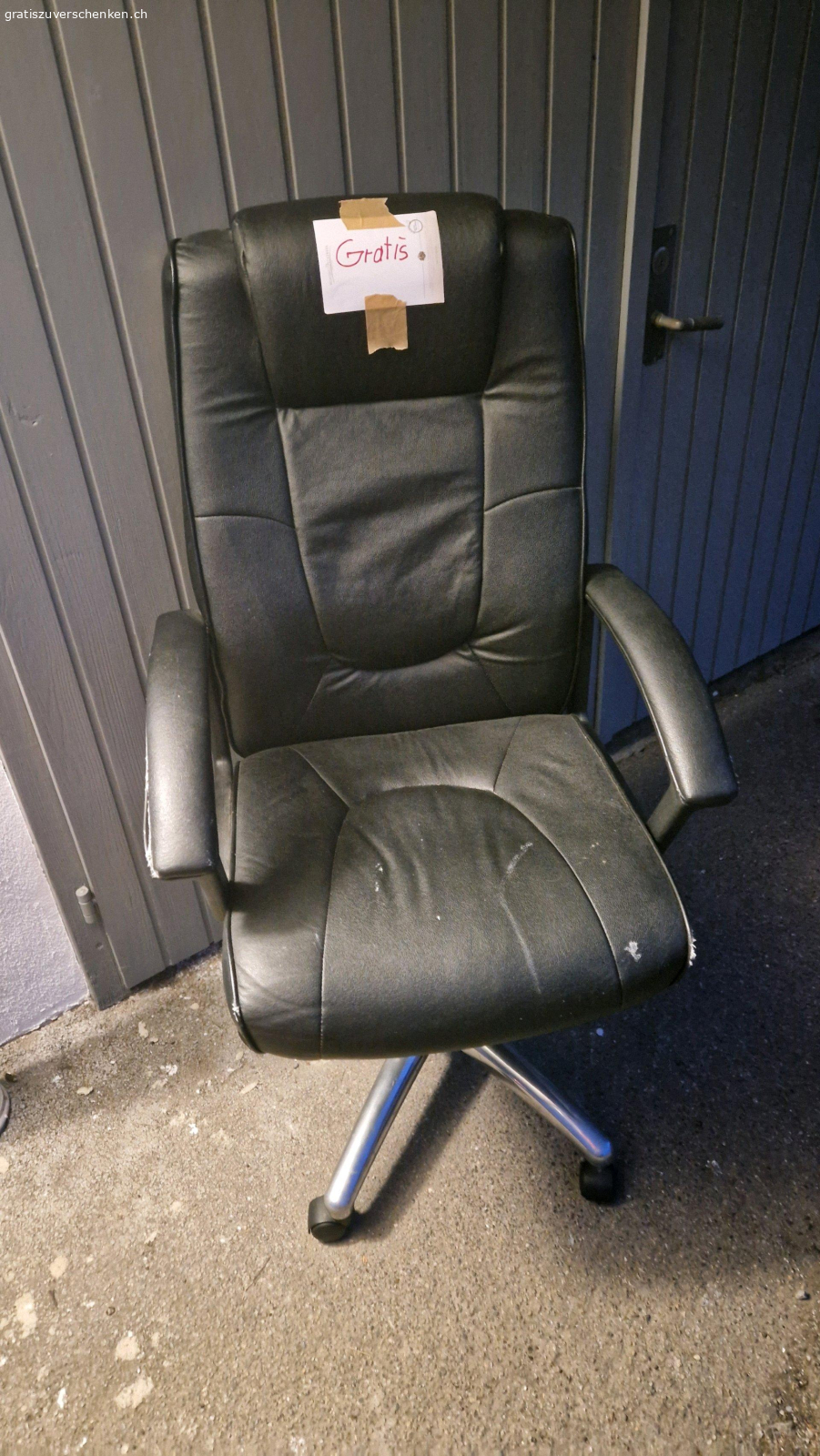 Bürostuhl. Bürostuhl zu verschenken