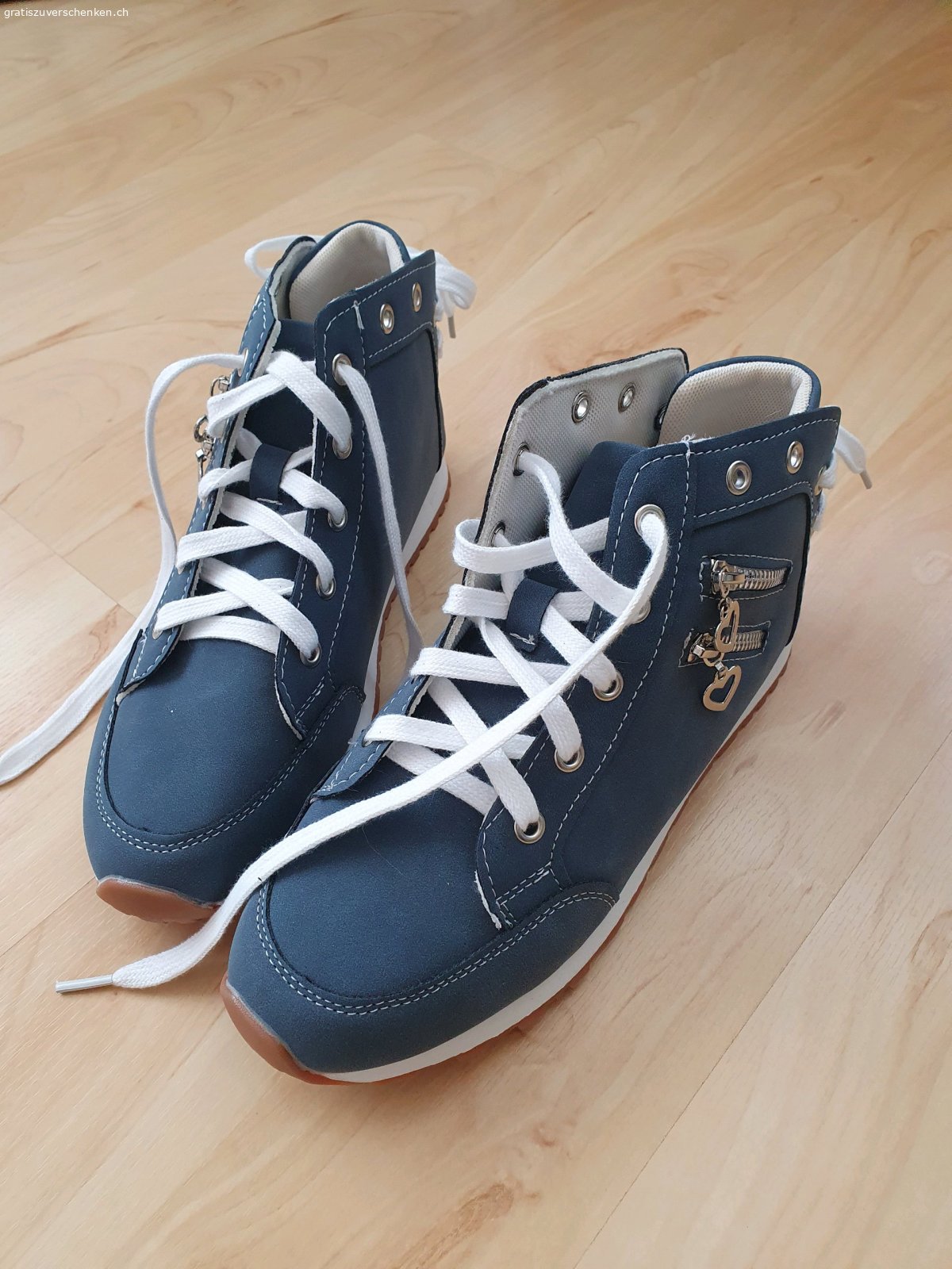 schuhe. neue Schuhe nie getragen grösse 39 gratis abzuholen