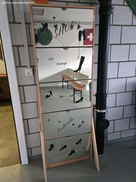 Schuhschrank