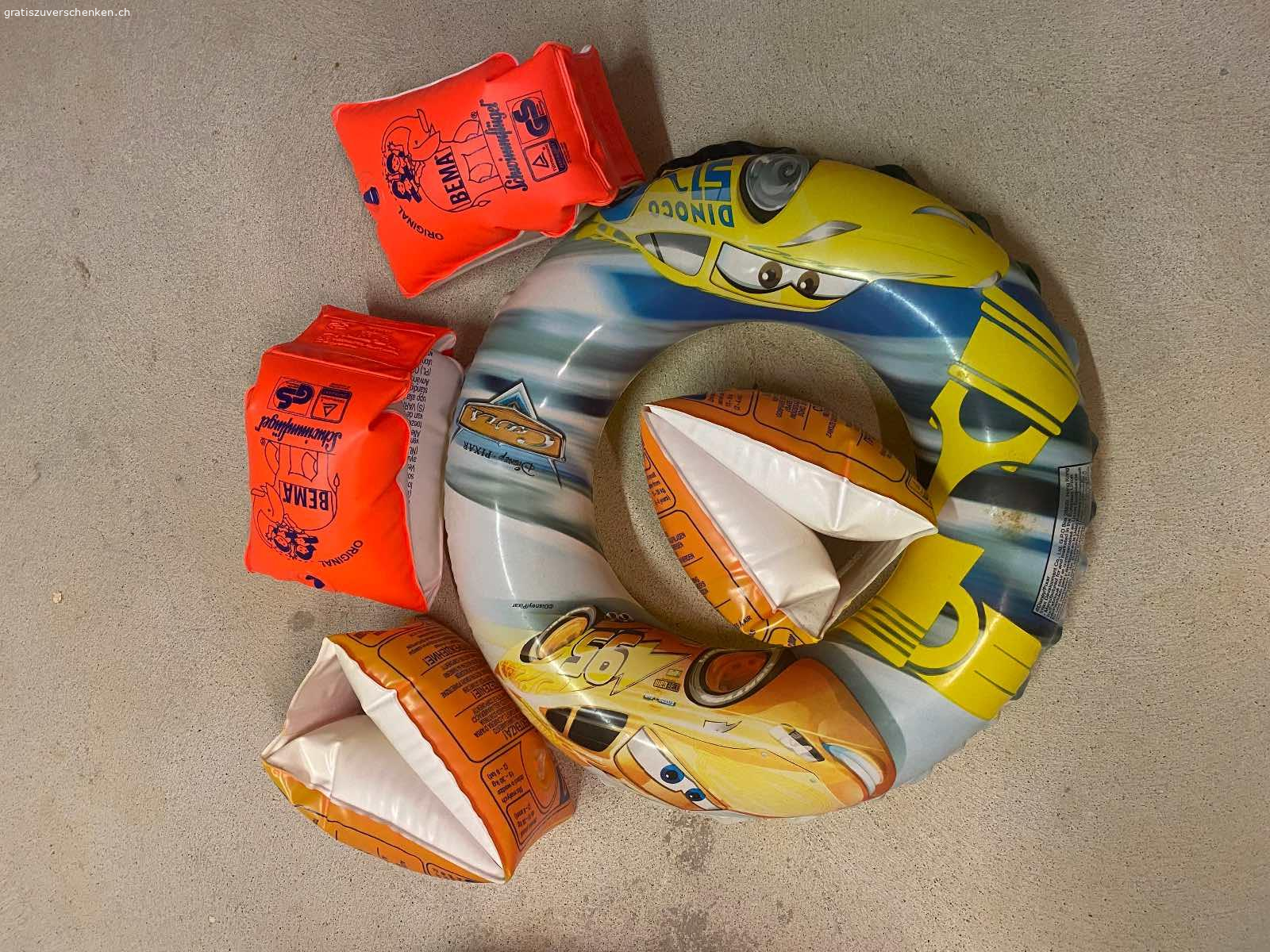 Schwimmreifen, Schwimmflügeln. Hat jemand Interesse?