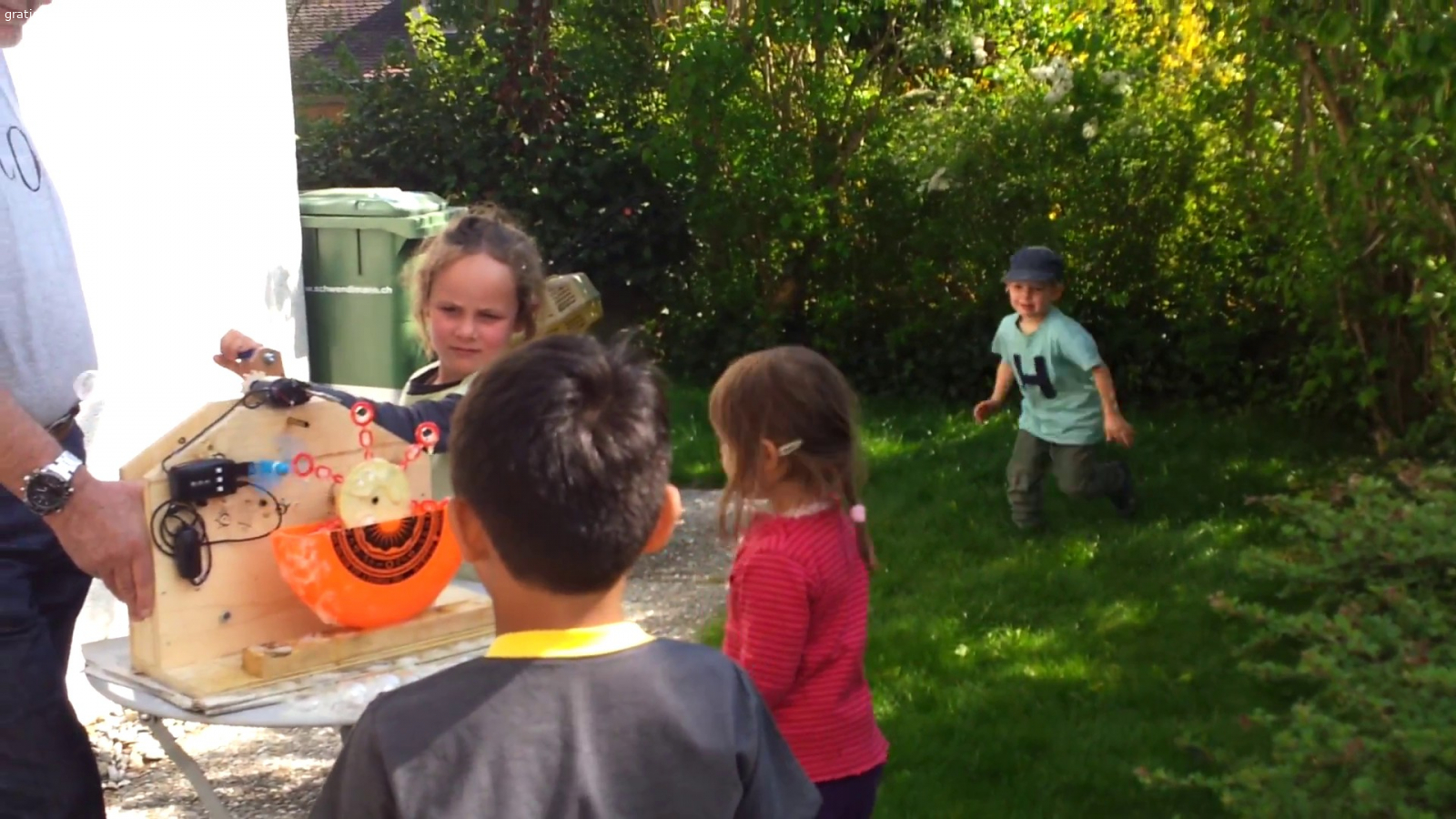 Seifenblasen Maschine. Selbstgebaute Seifenblasenmaschine