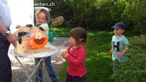 Seifenblasen Maschine. Selbstgebaute Seifenblasenmaschine
