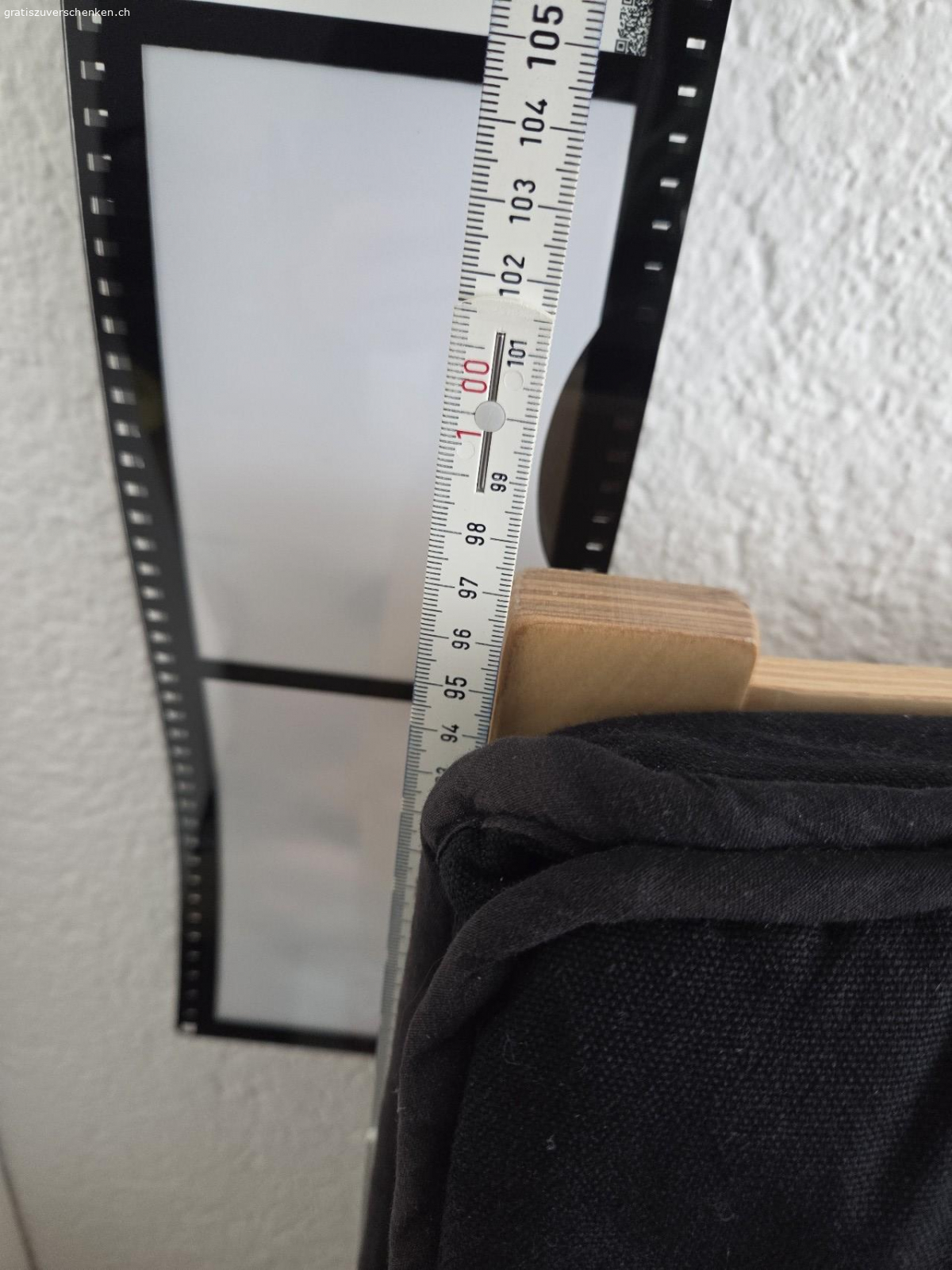 Sessel mit schwarzem Posterbezug. Ikea Wohnsessel mit schwarzem Posterbezug in gutem Zustand.