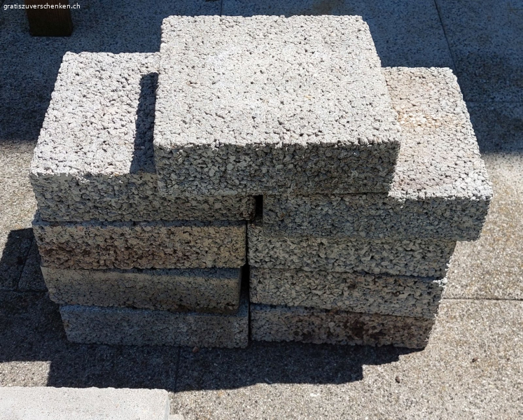 Sickersteine und Gartenplatten