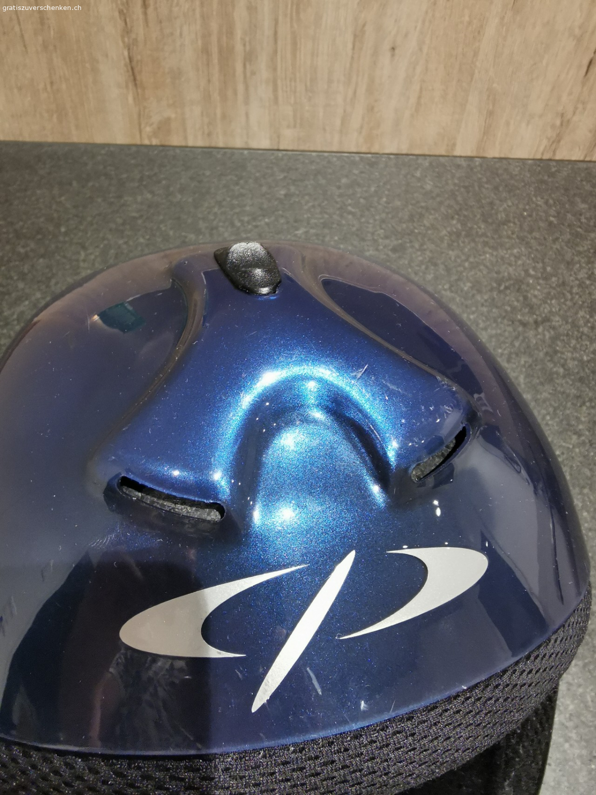 Skihelm Grösse M. Skihelm gebraucht, muss vor Ort abgeholt werden