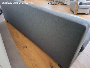 Sofa mit dunkelgrauem Stoffbezug
