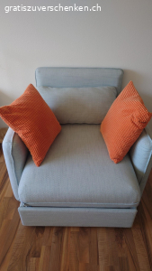 Sofa/ Schlafsofa. leider mit Kaffee Fleck, den man verstecken oder vielleicht sogar weg kriegen kann.