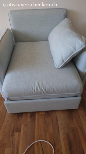 Sofa/ Schlafsofa. leider mit Kaffee Fleck, den man verstecken oder vielleicht sogar weg kriegen kann.