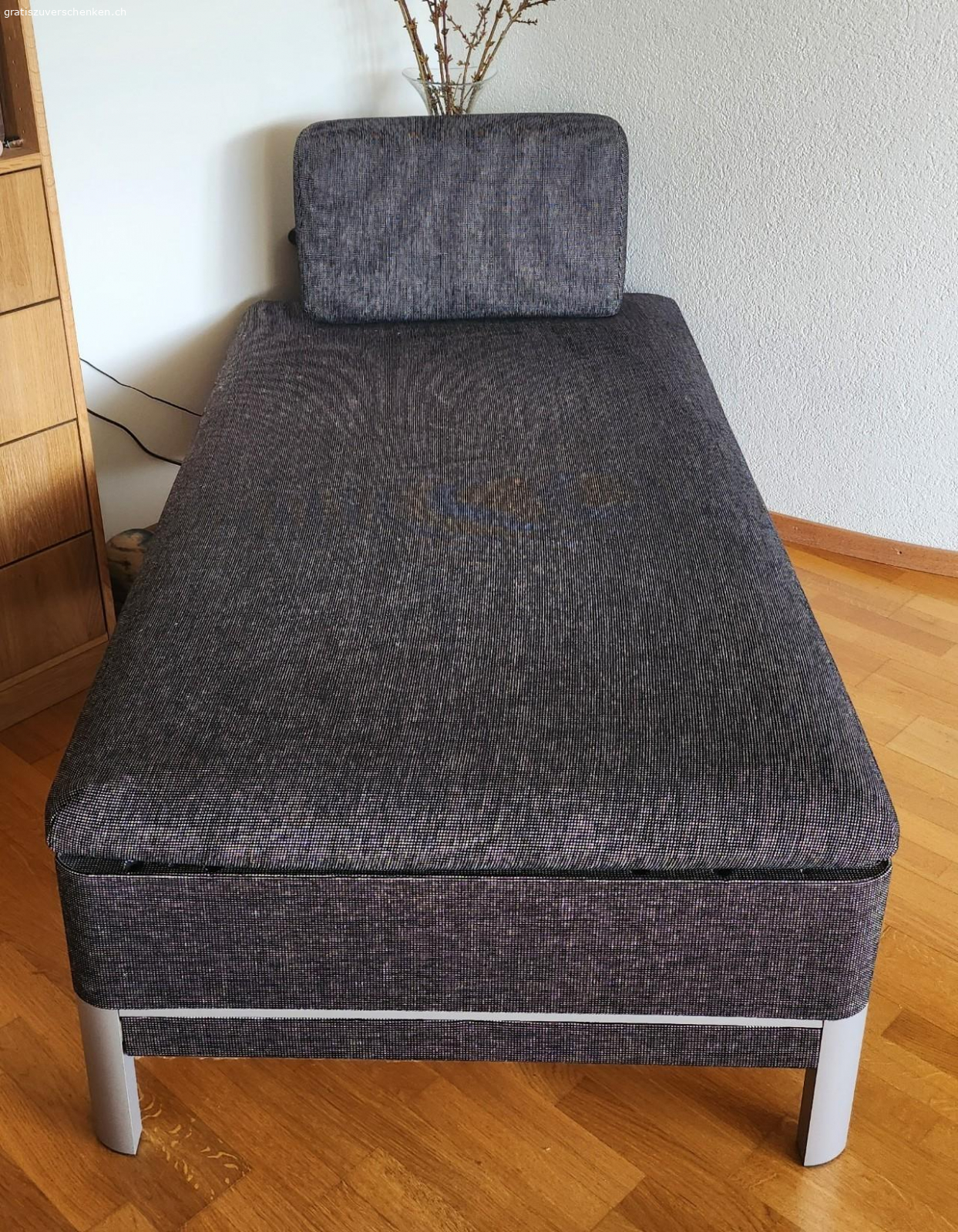 Sofa Tagesbett. fürs Wohnzimmer oder fürs Gästezimmer aus Nichtraucherwohnung