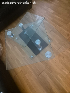 Sofa und Tisch gratis