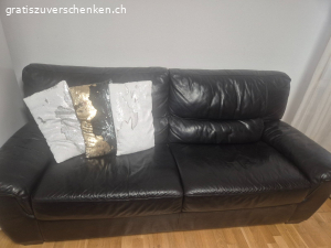 Sofa und Tisch gratis