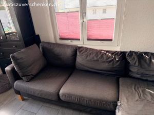 Sofa. Sofa gebraucht, sehr bequem, Anzüge separat abnehmbar und können in der Waschmaschine gereinigt werden
Siehe Beschädigung!
Abholung in Oberdiessbach.