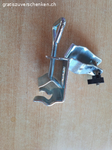 Sonnenschirm - Halterung NEU. Sonnenschrm - Halterung für Gartentische, Geländer NEU 9 Stück.
bitte per whats app