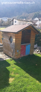 Spielhaus für Kinder. Gratis
abzuholen in Untervaz
muss selber abgebaut werden.
Wegen nicht mehr gebrauch zu verschenken.