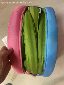 Spieltunnel. Spieltunnel „zusammenfaltbar“. 
Hat jemand Interesse? 

Könnte man auch für Hunde brauchen.