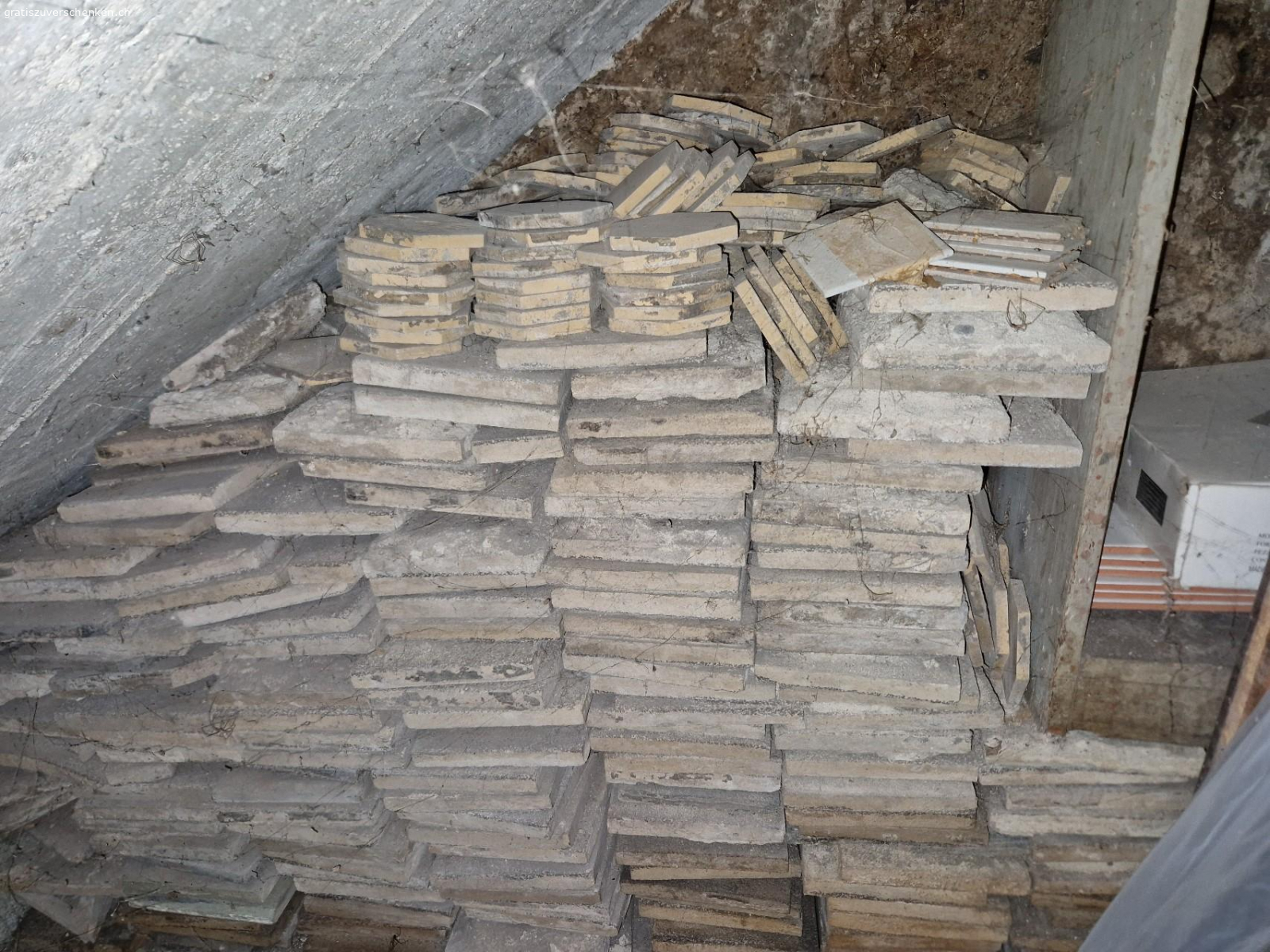 Steinplatten. Werden in einer Woche sonst entsorgt.