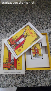 Tarot Karten Set Raider Wait. Wegen dringendem Umzug sind diese Raider Wait Tarot Karten von Hajo Banzaf zu verschenken. Ganzes Set mit Gebrauchsanweisung für Beginner mit Deutung Anleitung. Währen zu Schade für die Entsorgung. Für Esoterik Begeisterte oder als Deutung Hilfe für Lebensfragen. Personen die Freude an etwas Lernen haben. 
Bitte nur Anfragen mit Abholbestätigung und Kommunikation über gratis zu verschenken, damit ich antworten kann. Nur Abholung kein Versand aus Zeitgründen möglich.
