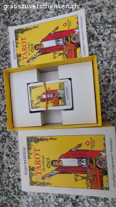 Tarot Karten Set Raider Wait. Wegen dringendem Umzug sind diese Raider Wait Tarot Karten von Hajo Banzaf zu verschenken. Ganzes Set mit Gebrauchsanweisung für Beginner mit Deutung Anleitung. Währen zu Schade für die Entsorgung. Für Esoterik Begeisterte oder als Deutung Hilfe für Lebensfragen. Personen die Freude an etwas Lernen haben. 
Bitte nur Anfragen mit Abholbestätigung und Kommunikation über gratis zu verschenken, damit ich antworten kann. Nur Abholung kein Versand aus Zeitgründen möglich.