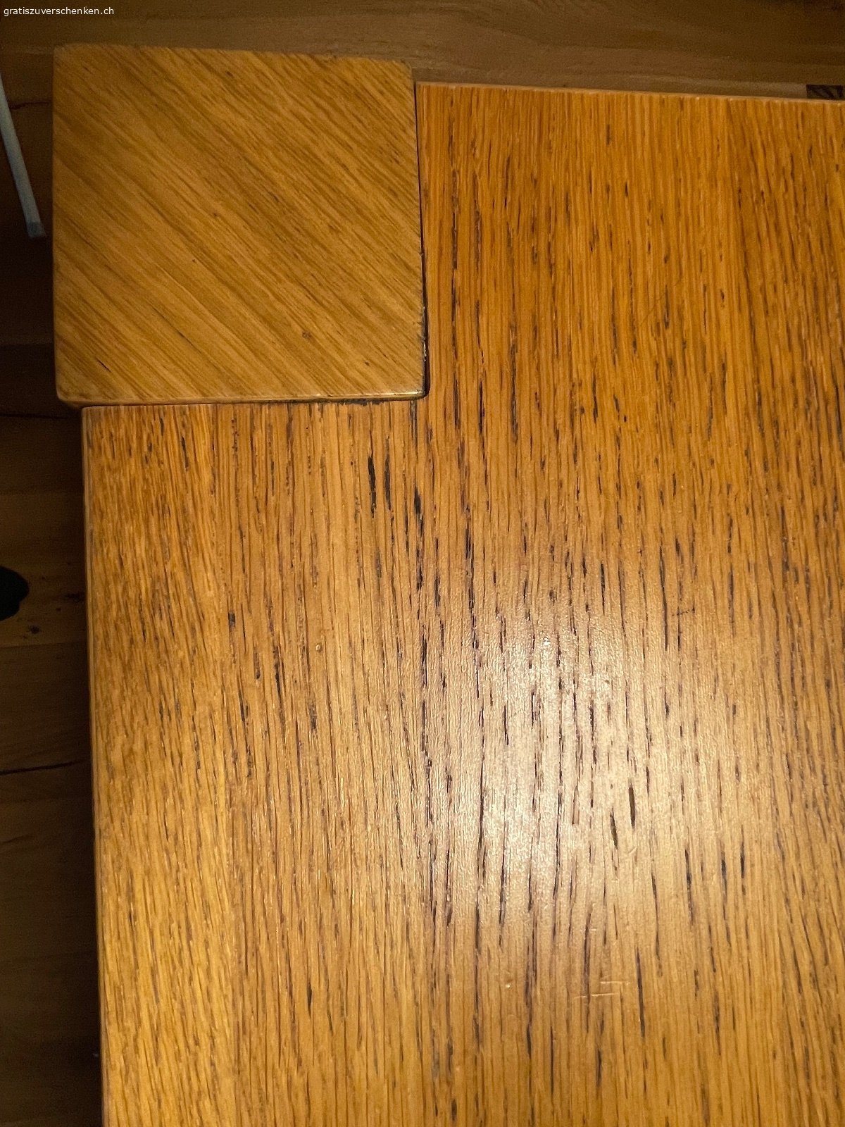 Tisch (IKEA). 91 x 180 cm Tisch mit Gebrauchsspuren (siehe Fotos)