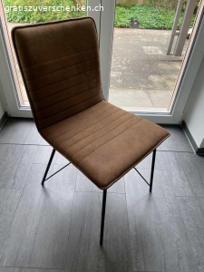 Tisch rund mit oder ohne Stühle