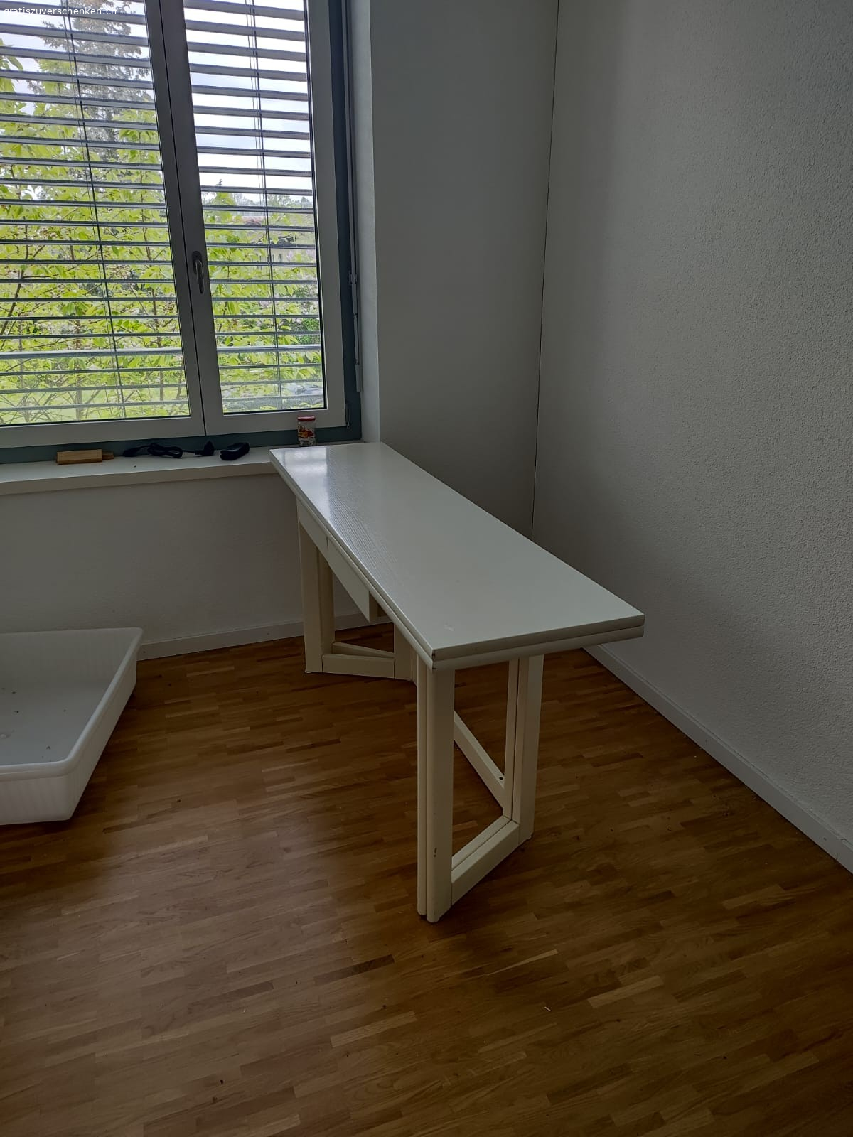 tisch. 160 x80 , resp.  x40