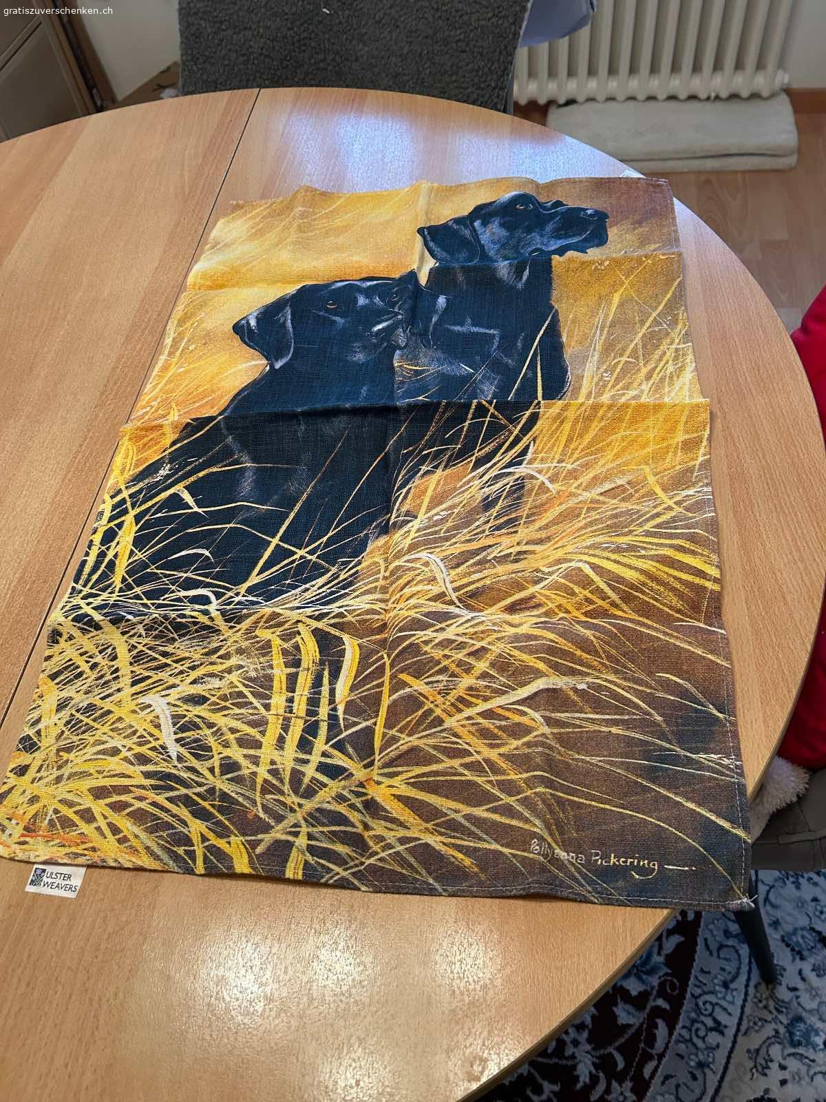 Tischleufer. Tischleifer von Labradorhunden zu verschenken noch nie gebraucht