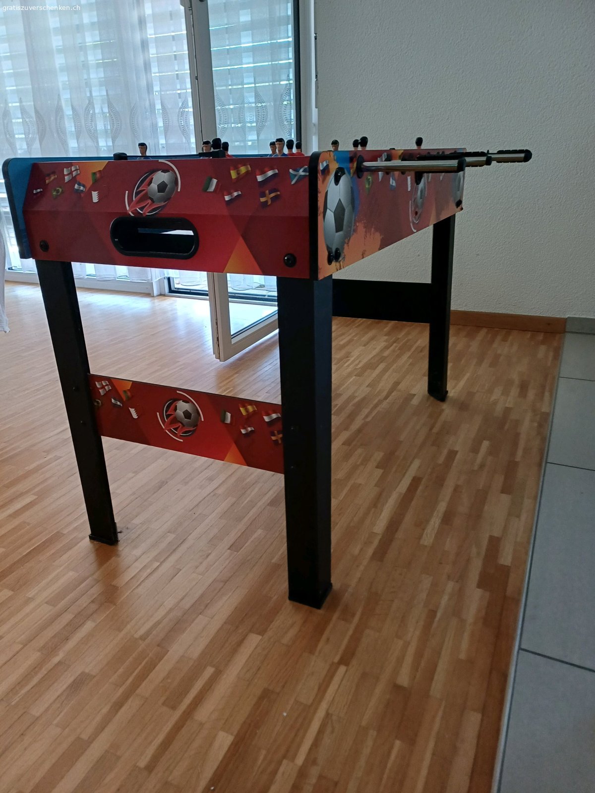 Töggelikasten. Töggelikasten zu verschenken, Spielfläche 78x48cm
Abzuholen in Aarwangen