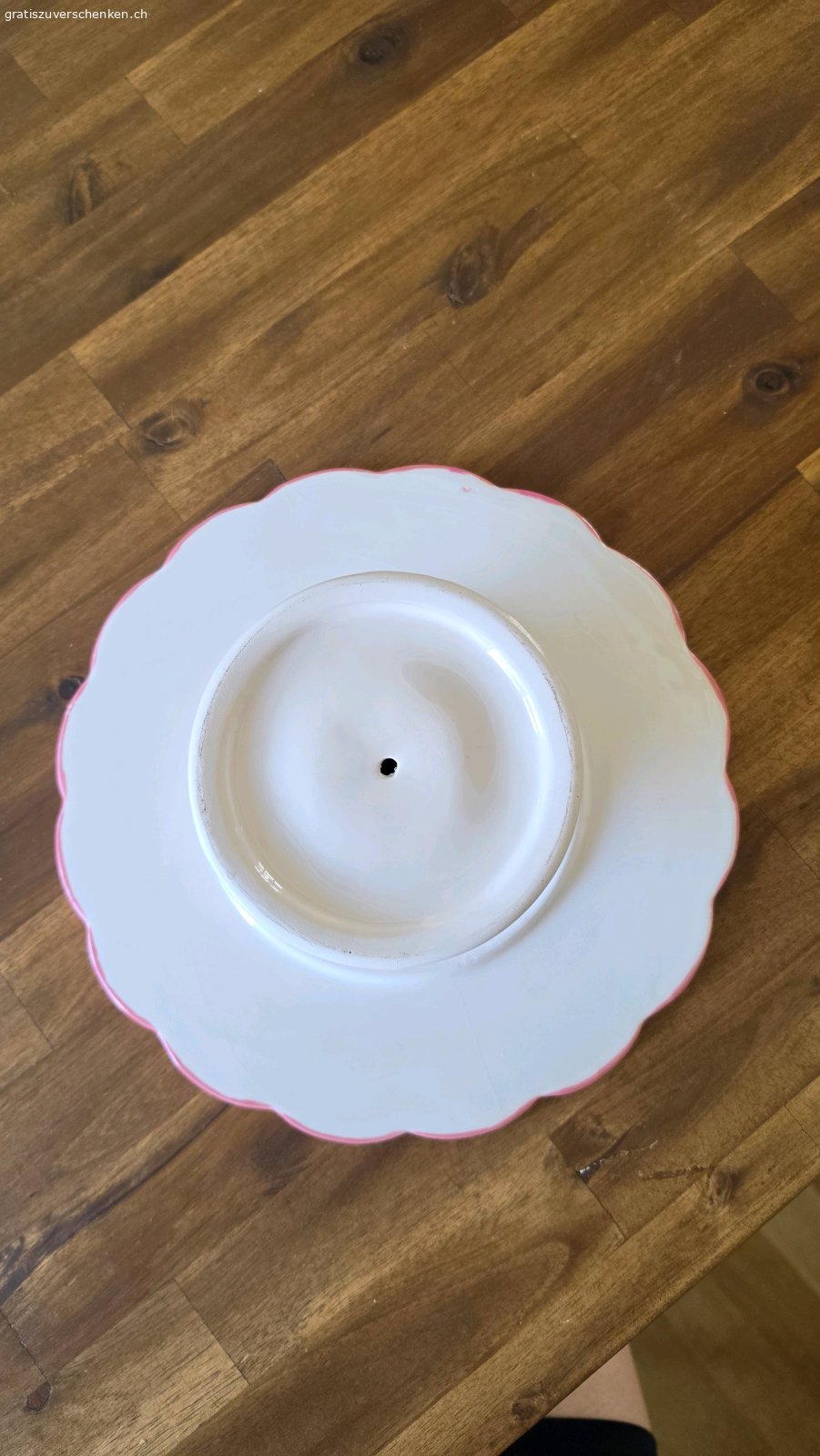 Tortenplatte "Cupcake". Schöne Tortenplatte mit Cupcake Motive.
24-25cm Durchmesser
Zum Abholen