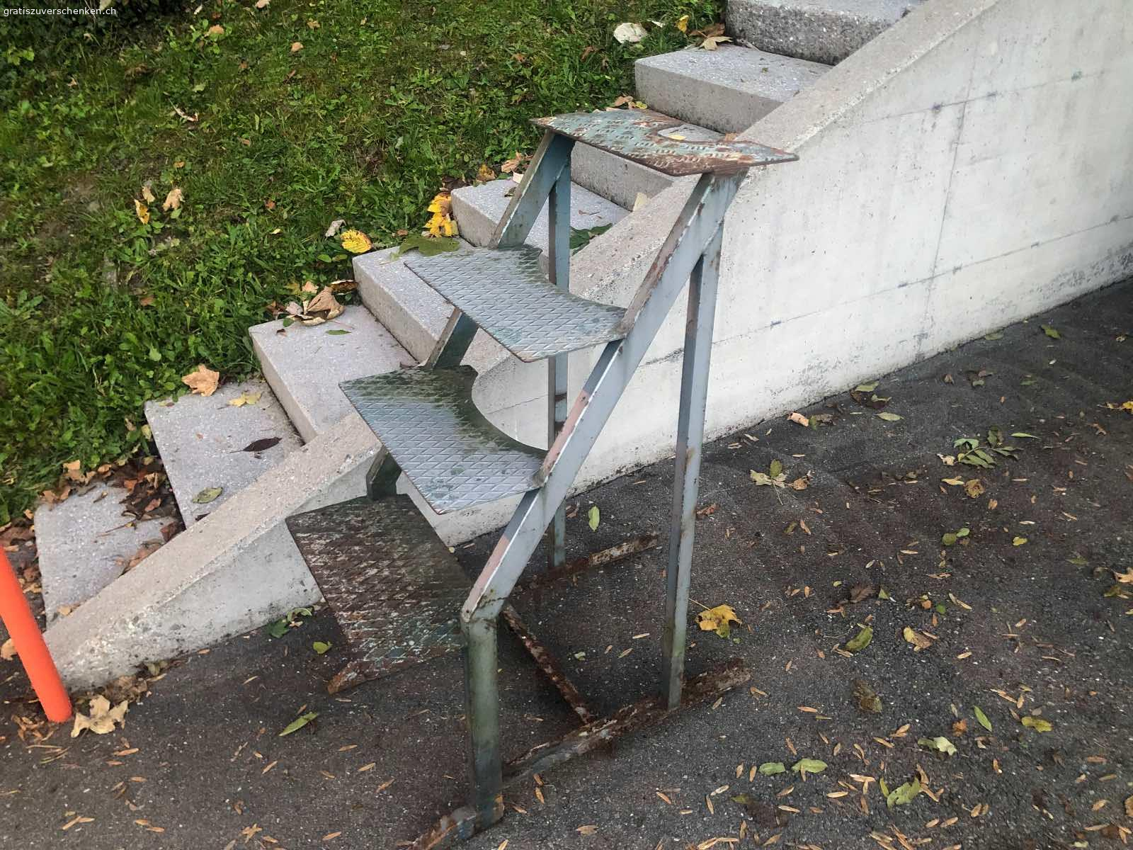 Treppe Metall. Metalltreppe zu verschenken
Zustand gemäss Foto