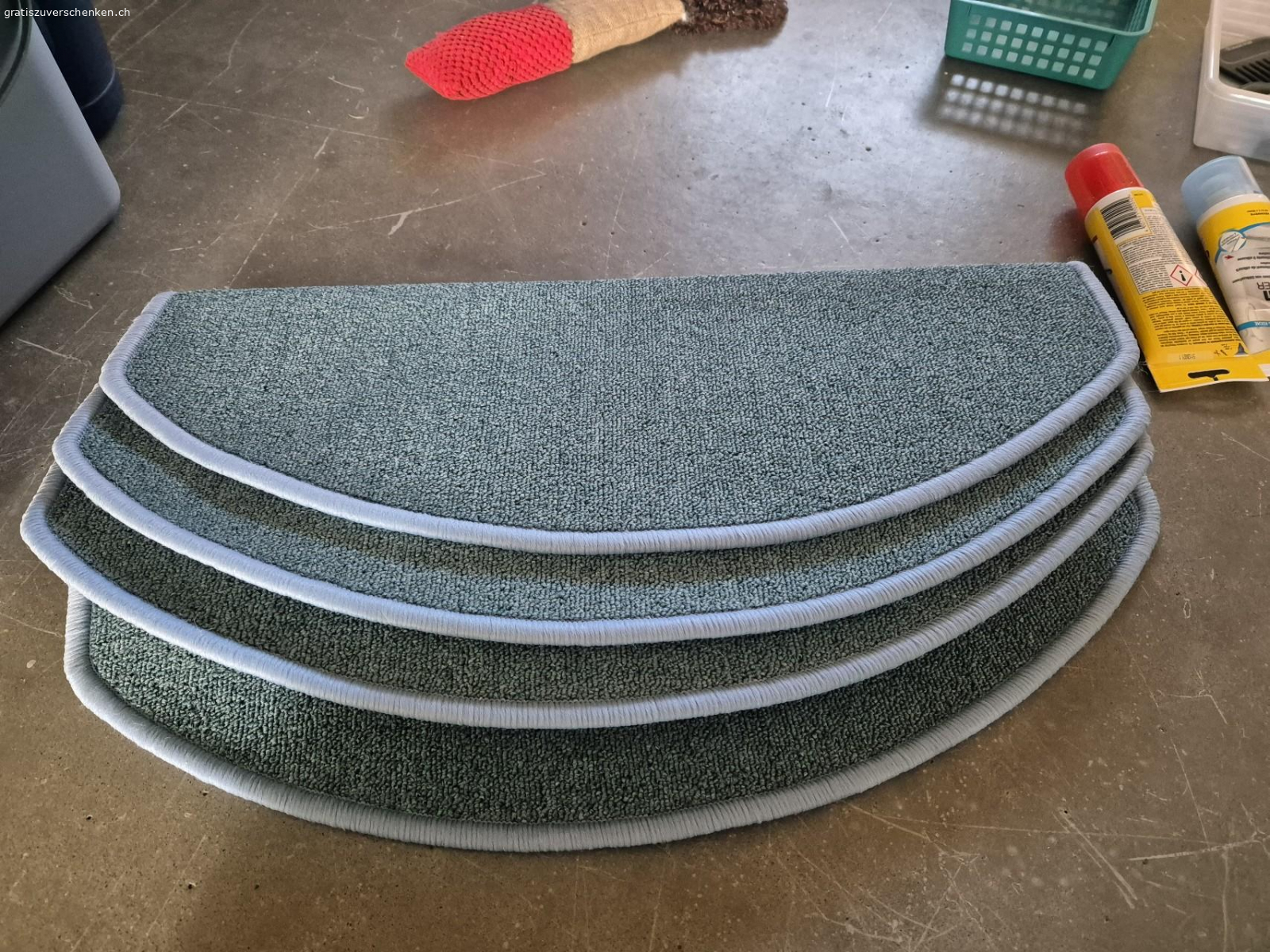 TreppenStufenMatten. 4 Stk Treppen Stufen Matten in OzeanBlau. Nur alle zusammen 
SBB in 2 Min erreichbar,  nur Abholung