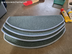 TreppenStufenMatten. 4 Stk Treppen Stufen Matten in OzeanBlau. Nur alle zusammen 
SBB in 2 Min erreichbar,  nur Abholung