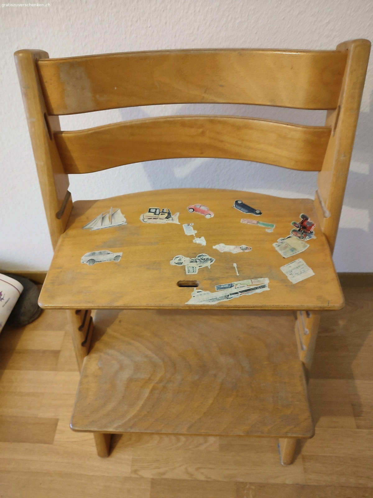 triptrap. die Unterseite der Sitzfläche hat keine Kleber. gebraucht aber immernoch gut zu gebrauchen.