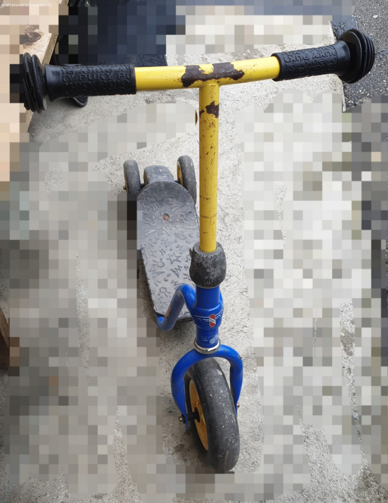 Trottinett. 3Rad Trotti marke Puky
Hat gebrauchsspuren!