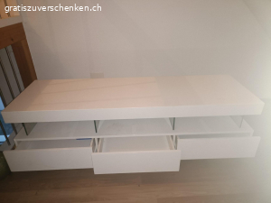 TV Möbel. weisses Hochglanz TV Möbel mit drei Schubladen
Länge 160cm
Breite 50cm
Höhe 47cm