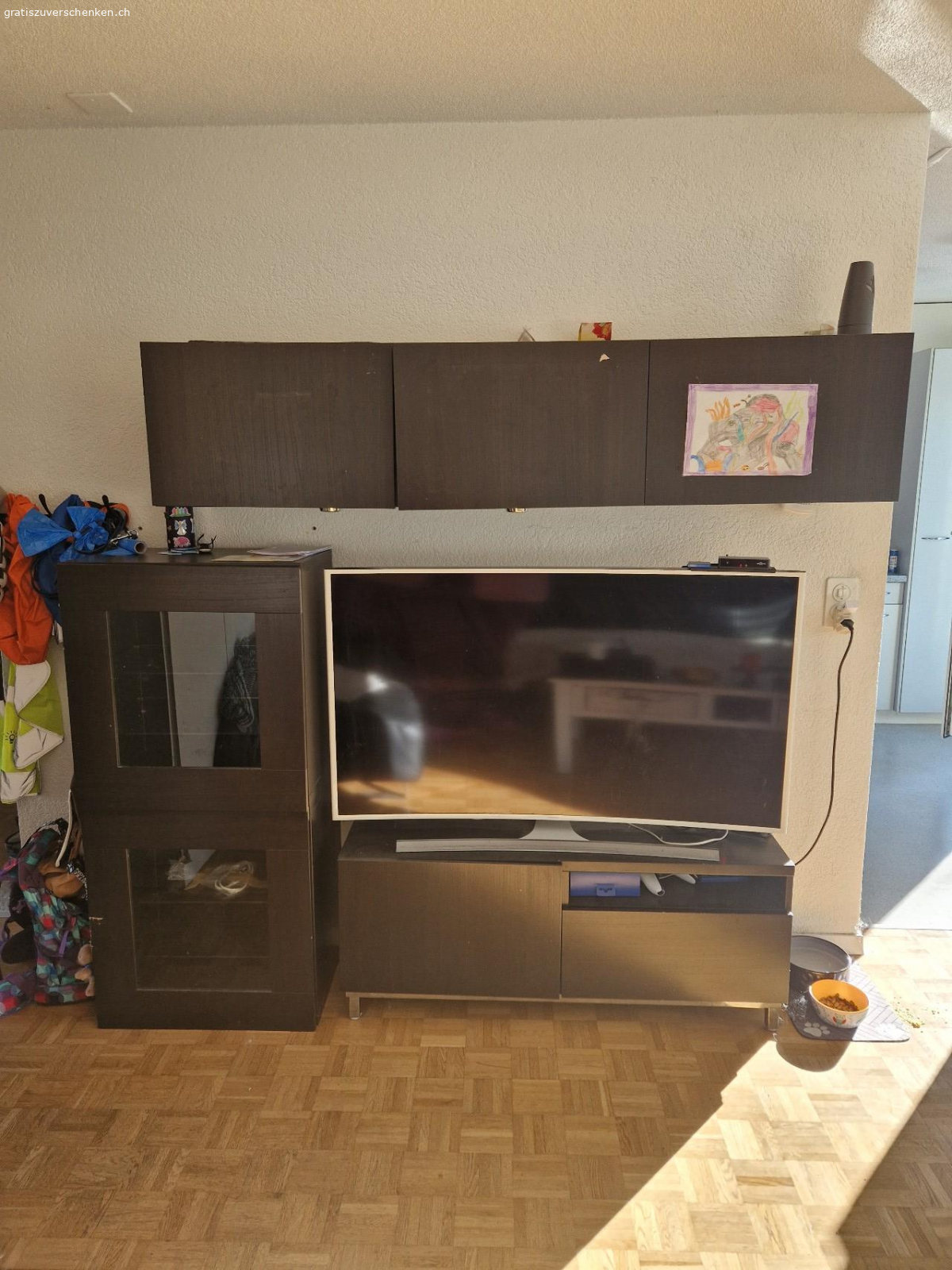 TV Möbel. Set aus 5 teilen mit gebrauchsspuren (kleinere kratzer) ohne inhalt muss bis samstag 10 Januar abgeholt werden