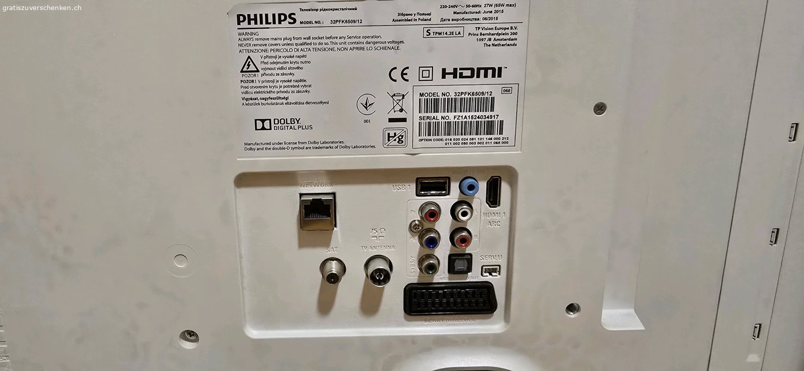 TV. TV Philips
Diagonale ca. 80cm
inkl. Bedienungsanleitung, Fernbedienung und 4 Brillen

Muss in Brienz oder Sarnen abgeholt werden