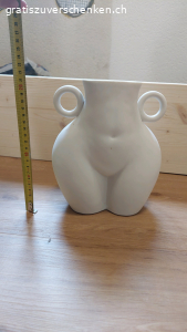 Vase, Gläser, Holzschachteln