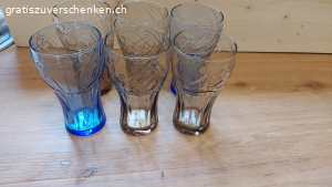 Vase, Gläser, Holzschachteln