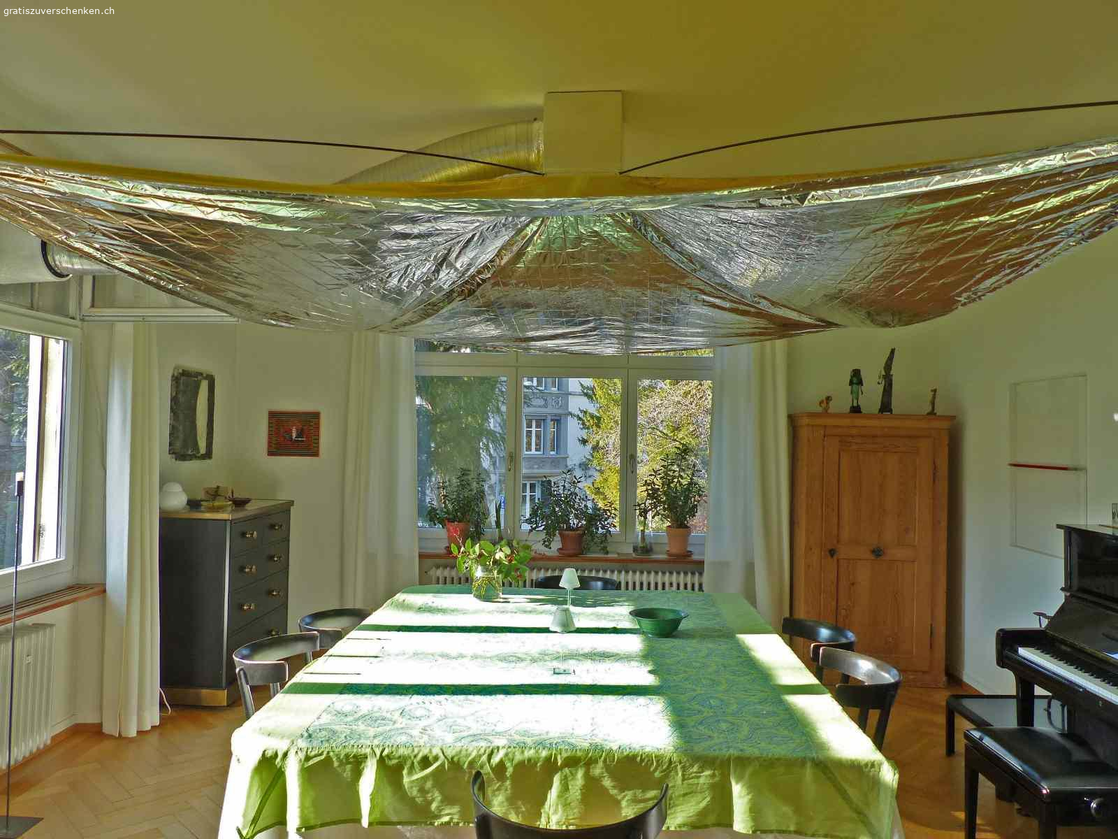 Ventilator Raumentlüftung. Ventilator mit Lüftungsrohr. War Bestandteil einer Aerosol-Absauganlage.
Ø Ventilator: 34 cm       ØRohr: 20 cm