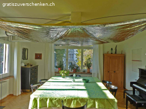 Ventilator Raumentlüftung. Ventilator mit Lüftungsrohr. War Bestandteil einer Aerosol-Absauganlage.
Ø Ventilator: 34 cm       ØRohr: 20 cm