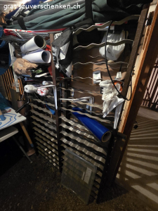 Weingestell für Keller. höhe 170cm
breite 120cm
tiefe 25cm

bitte Abholtag und ungefähre Zeit angeben.

es ist noch befestigt, kann es aber beim Abholtag draussen stellen.