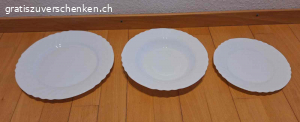 Weisse Teller - Geschirr-Set