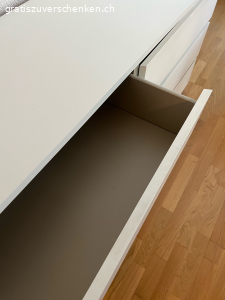 Weisses Regal ZU VERSCHENKEN
