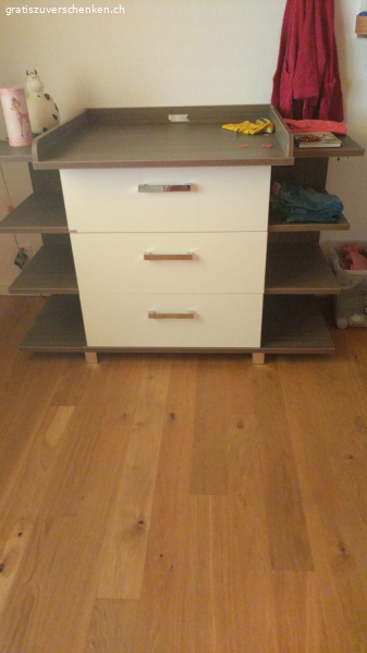 Wickeltisch/ Kommode