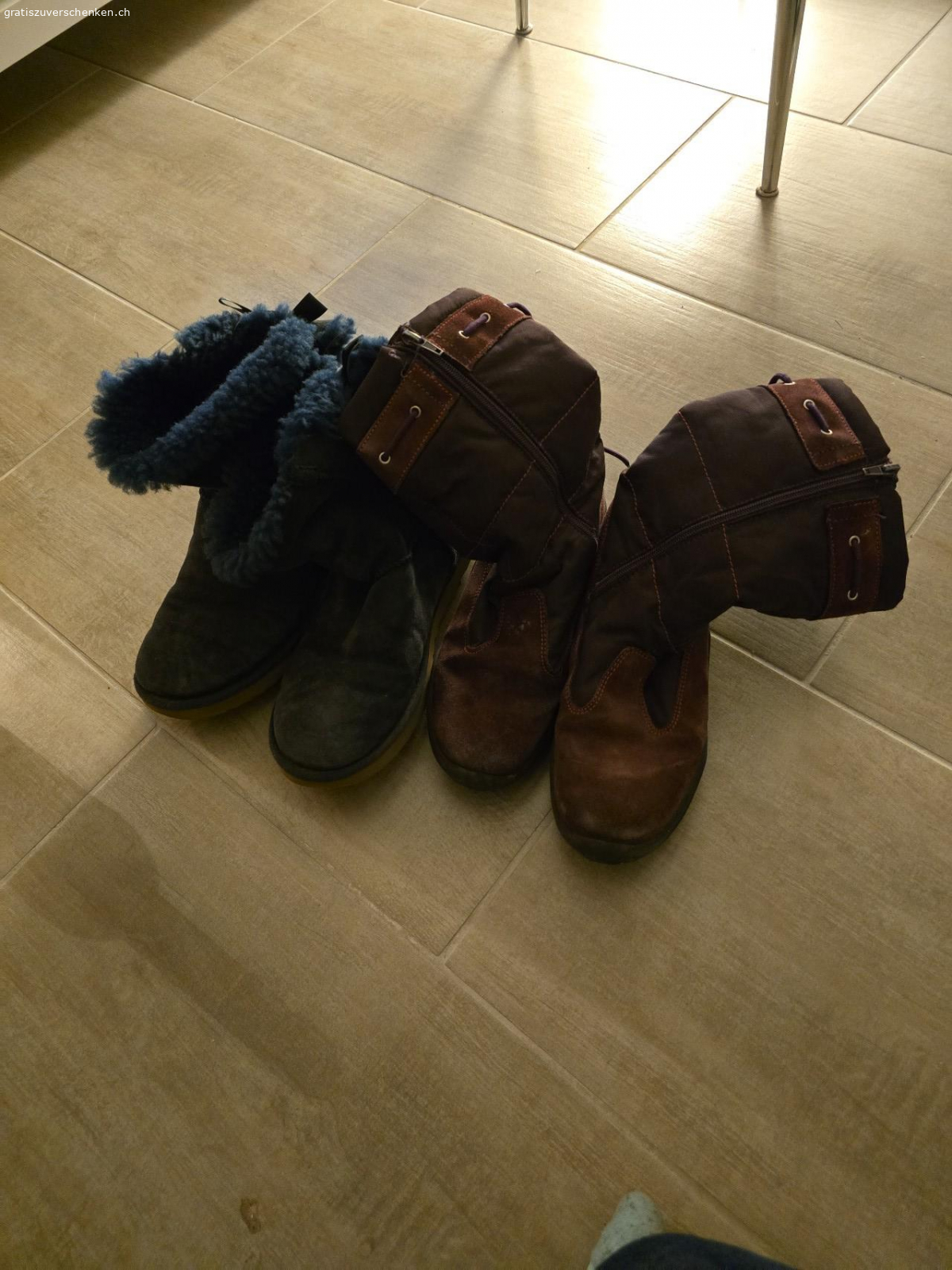 Winterschuhe. Gerne verschenken ich die beiden Winterschuhe, Grösse 39