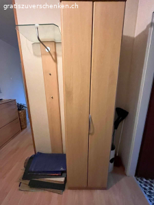 Wohnungsauflösung. WOHNUNGSAUFLÖSUNG  bis Ende April

runder Tisch  für ca 5 Personen (ausziehbar)

2 schmale Better (das eine kann zusammengelegt werden und kann unter das ander geschoben  werden.

ein breites Bett 1.40 Bikoflex Kopf - und  Beinteil verstellbar (evtl mit Matratze )

die drei Tische sind massiv aus Granit

Garderobenschrank