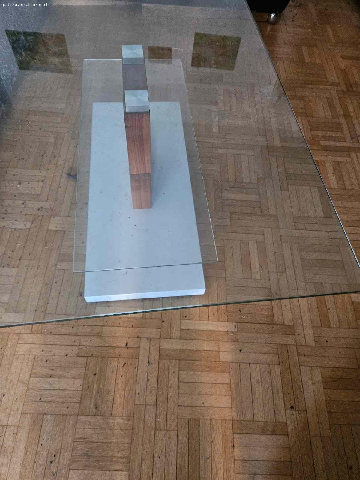 Wohnzimmertisch. Zu verschenken