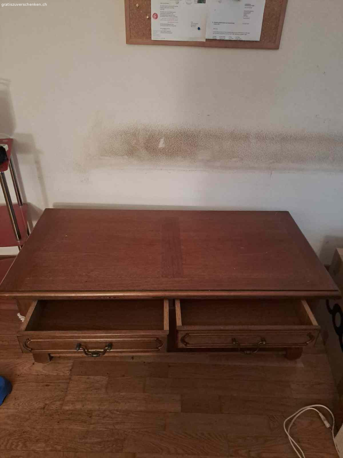 Zu verschenken Clubtisch. 1.17 L
59 B
43 H

2 Schubladen. 

Muss abgeholt werden 8051 ZH