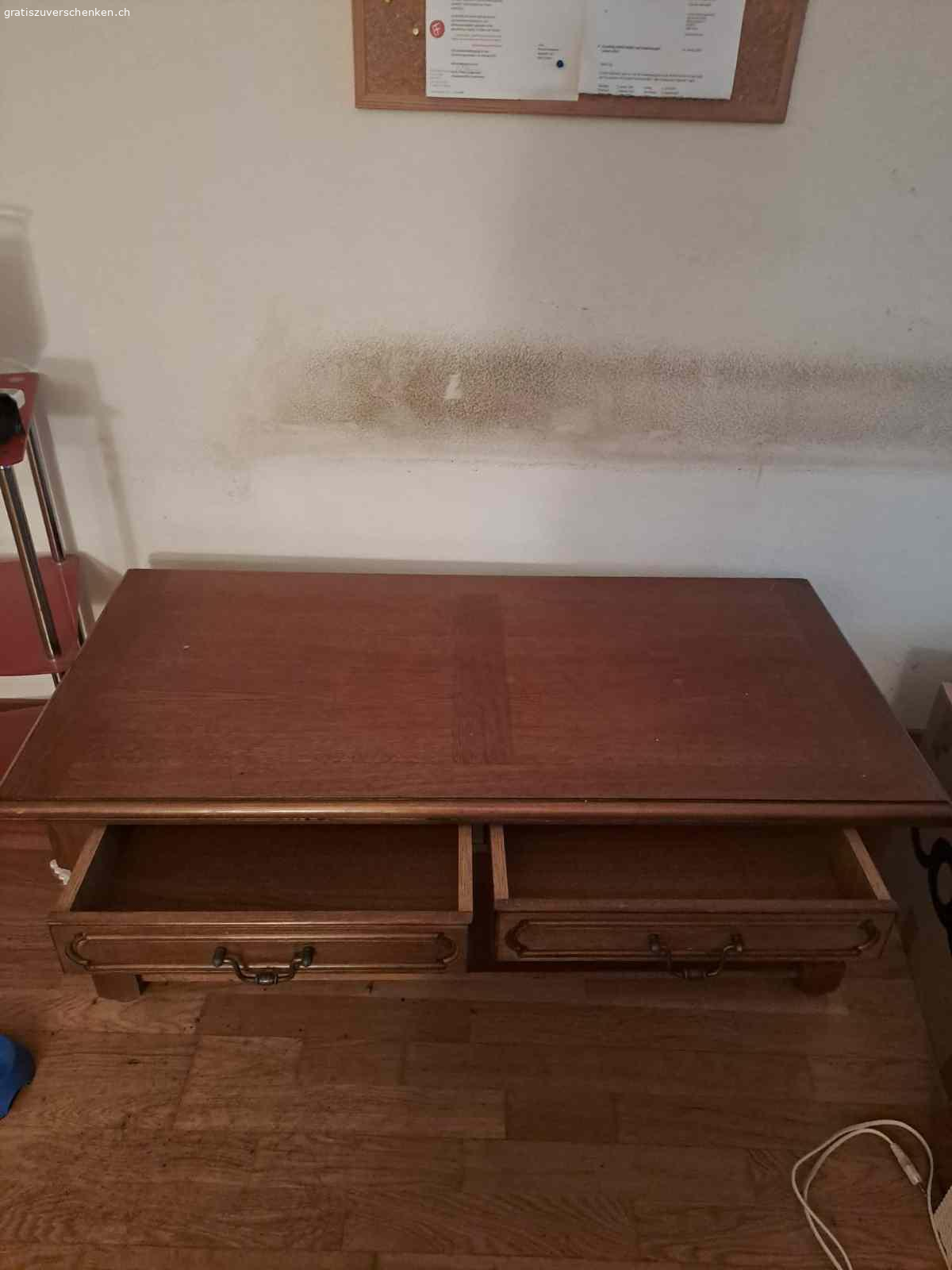 Zu verschenken Clubtisch. 1.17 L
59 B
43 H

2 Schubladen. 

Muss abgeholt werden 8051 ZH